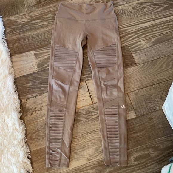 ALO Yoga Pants - ALO YOGA MOTO legging size small